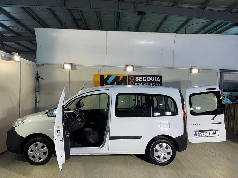 Usado Renault Kangoo 95 CV (69 kW) 2021 Blanco Monovolumen