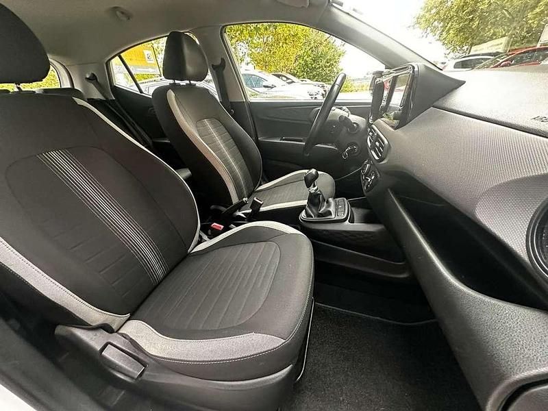 Usado Hyundai i10 67 CV (49 kW) 2023 Blanco Utilitario