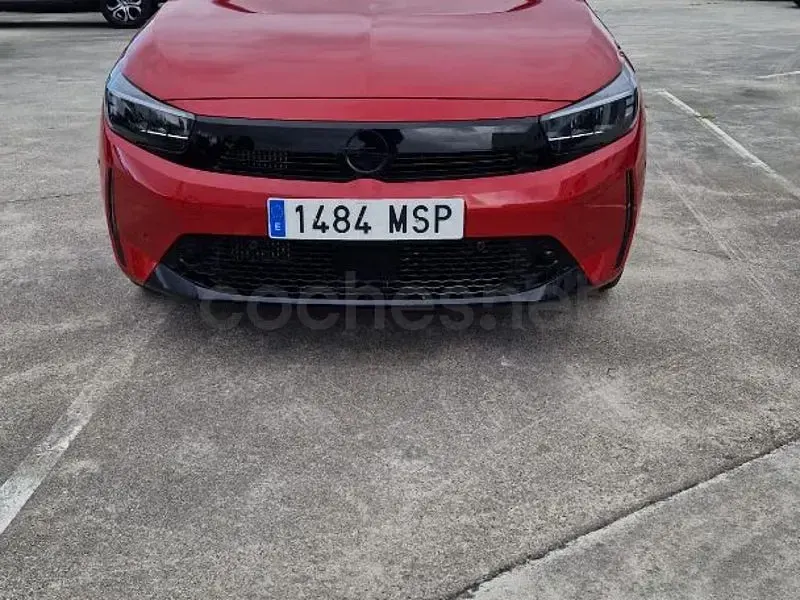 Usado Opel Corsa 100 CV (73 kW) 2024 Rojo Utilitario