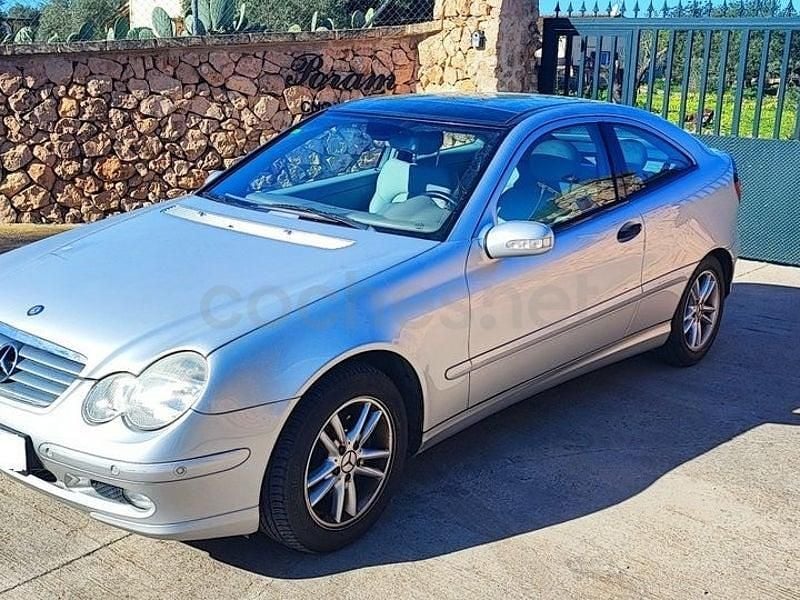 Usado Mercedes C200 163 CV (119 kW) 2001 Gris / plata Berlina