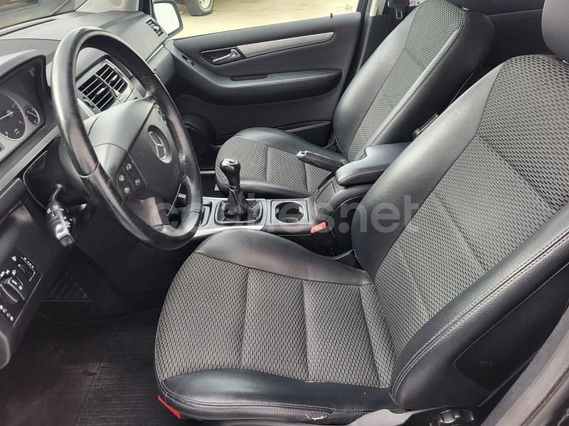 Usado Mercedes B180 109 CV (80 kW) 2013 Negro Utilitario