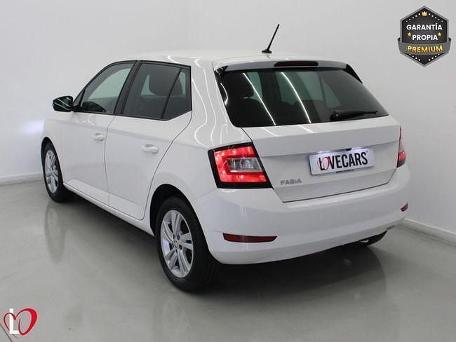 Usado Skoda Fabia Ambition 95 CV (69 kW) 2021 Blanco Berlina