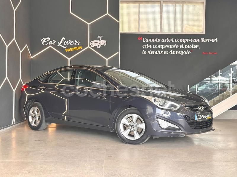 Usado Hyundai i40 136 CV (100 kW) 2014 Gris / plata Berlina