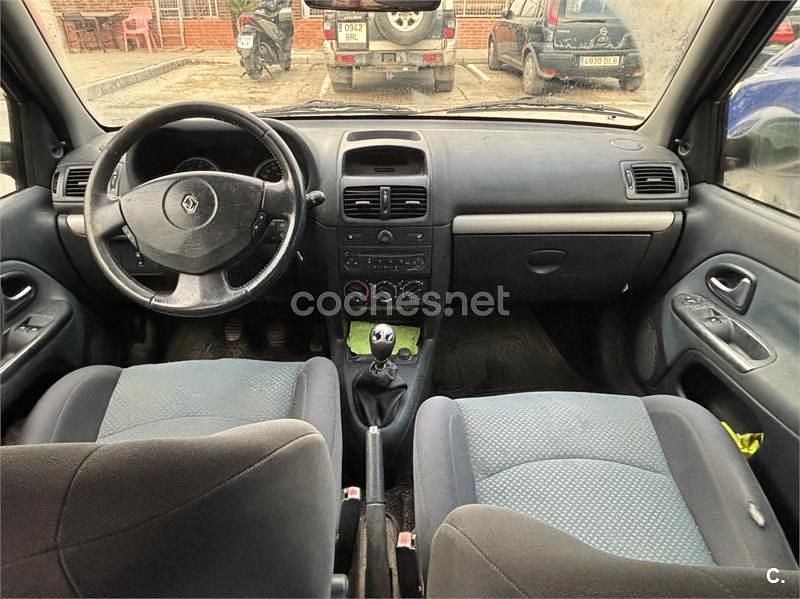Usado Renault Clio II Authentique 75 CV (55 kW) 2006 Negro Berlina