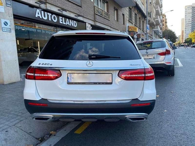 Usado Mercedes E220 All-Terrain 194 CV (142 kW) 2018 Blanco Familiar