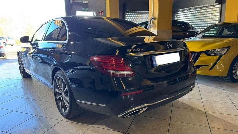 Usado Mercedes E350 211 CV (155 kW) 2016 Negro Berlina