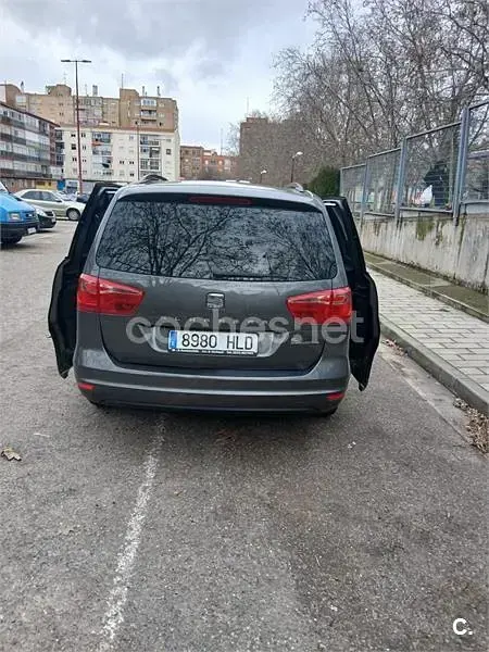 Usado Seat Alhambra I-Tech 177 CV (130 kW) 2013 Gris / plata Monovolumen