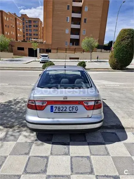 Usado Seat Toledo 125 CV (91 kW) 2003 Gris / plata Berlina