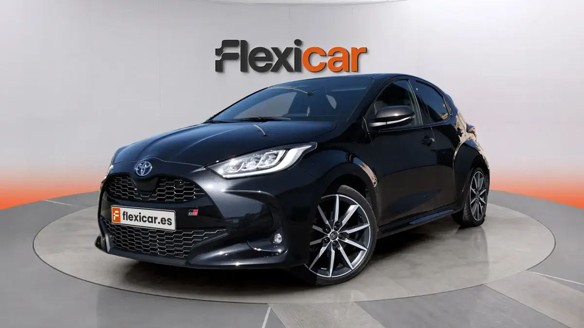 Usado Toyota Yaris Hybrid Sport 130 CV (95 kW) 2025 Negro Berlina