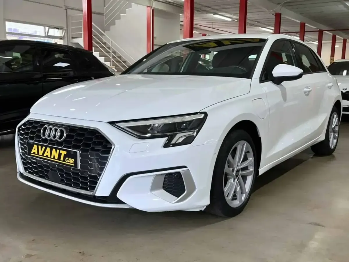 Usado Audi A3 Sportback Advanced 204 CV (150 kW) 2021 Blanco Utilitario