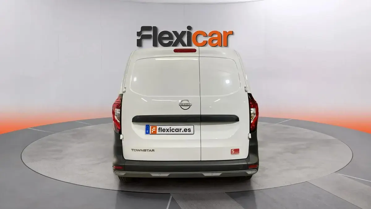 Usado Nissan Townstar Acenta 131 CV (96 kW) 2023 Blanco Monovolumen
