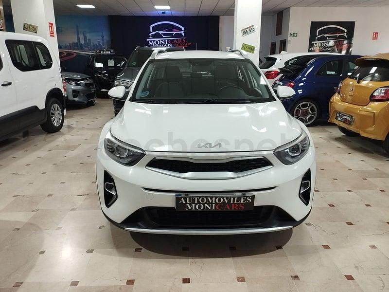 Usado Kia Stonic 84 CV (61 kW) 2023 Blanco SUV