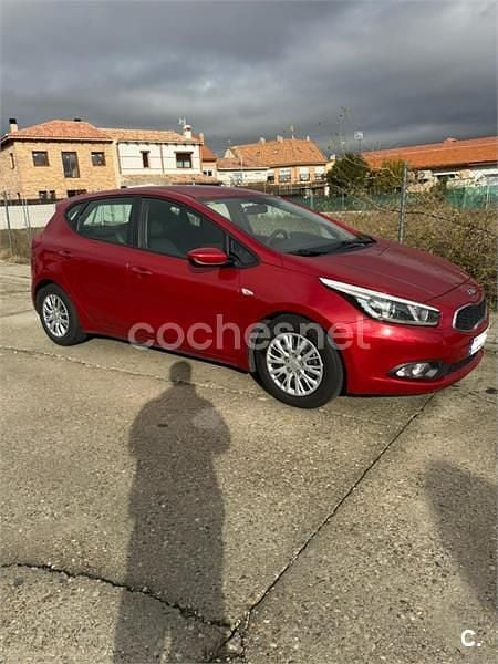 Usado Kia Ceed GT 90 CV (66 kW) 2013 Rojo Berlina