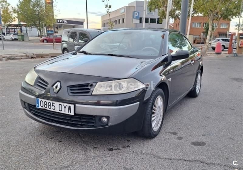 Usado Renault Mégane Cabriolet Dynamique 120 CV (88 kW) 2006 Negro Descapotable