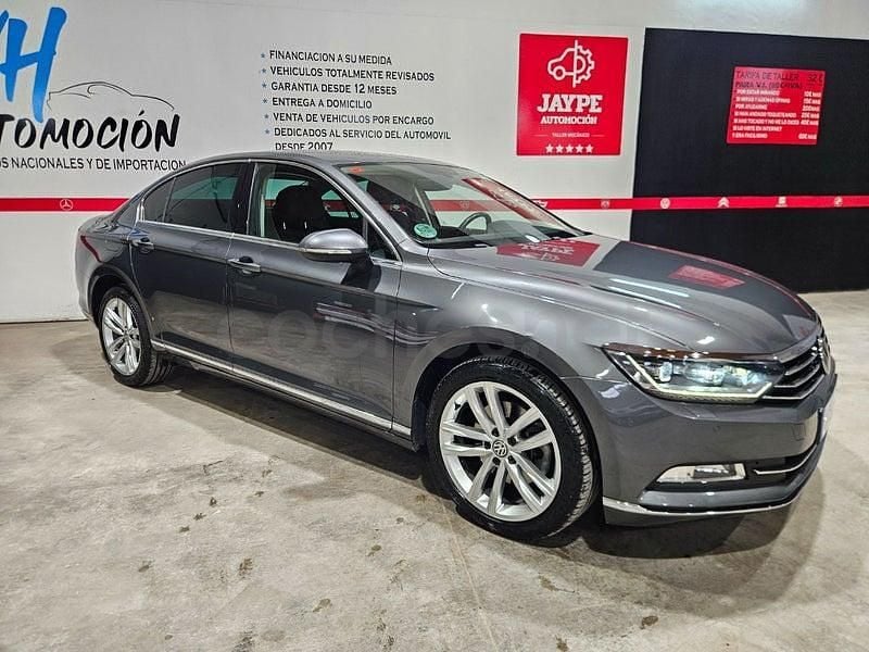 Usado VW Passat Sportline 150 CV (110 kW) 2017 Gris / plata Berlina