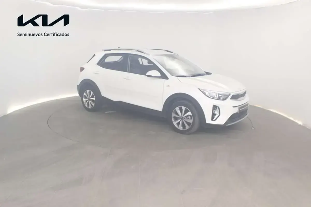 Usado Kia Stonic 101 CV (74 kW) 2025 Blanco SUV