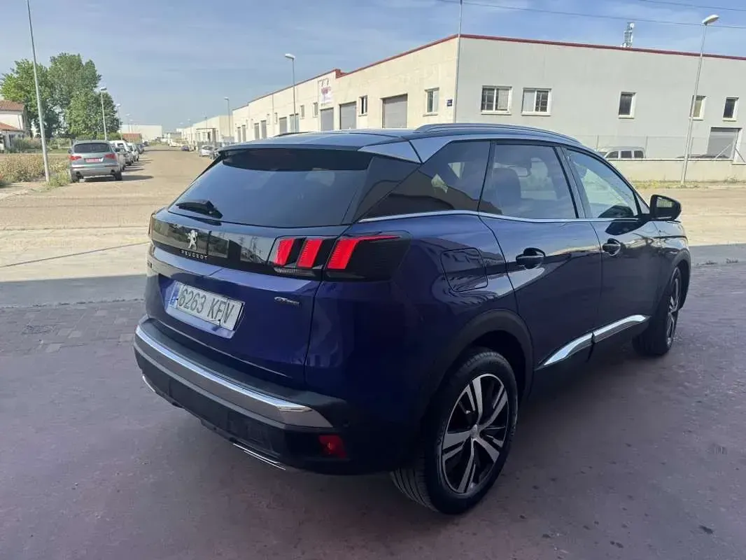 Usado Peugeot 3008 Style 120 CV (88 kW) 2017 Azul SUV