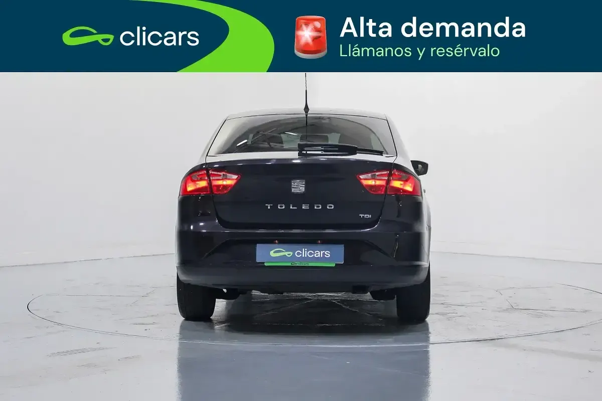 Usado Seat Toledo Reference 105 CV (77 kW) 2015 Negro Utilitario