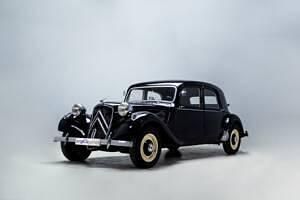 Usado Citroën Traction Avant 56 CV (41 kW) 1955 Negro Familiar