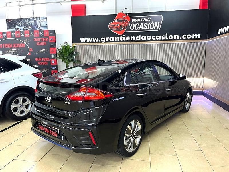 Usado Hyundai Ioniq Style 141 CV (103 kW) 2018 Negro Utilitario