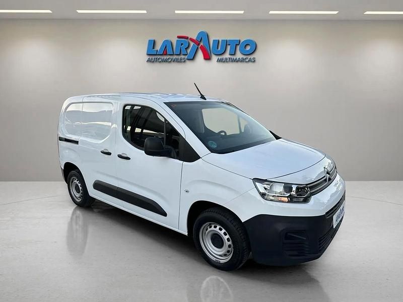 Usado Citroën Berlingo 102 CV (75 kW) 2021 Blanco Monovolumen