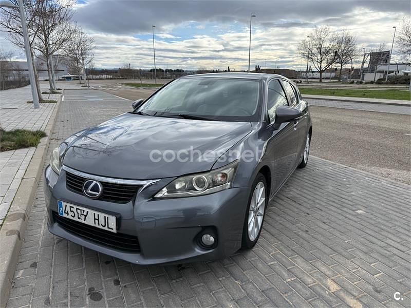 Gris / plata Usado 2012 Lexus CT200h Executive Line Berlina | 9200 € (Precio justo) - Imagen 1/4
