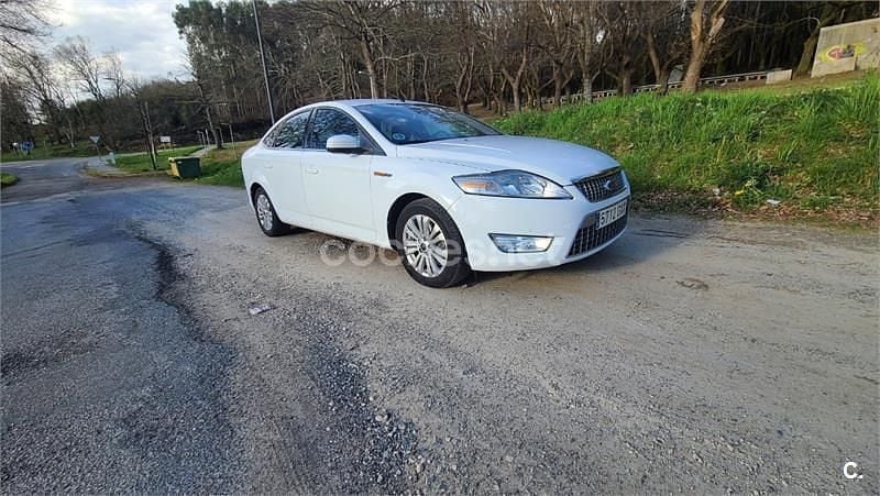 Usado Ford Mondeo 125 CV (91 kW) 2010 Blanco Berlina