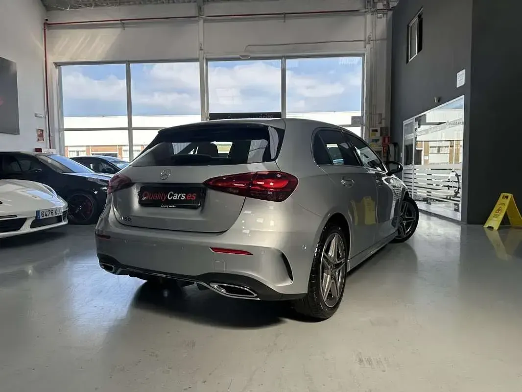 Usado Mercedes A180 Advanced 136 CV (100 kW) 2025 Gris Utilitario