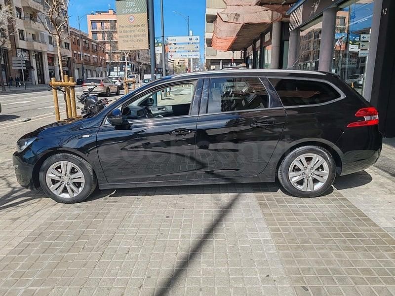 Usado Peugeot 308 SW Business-Line 120 CV (88 kW) 2017 Negro Familiar