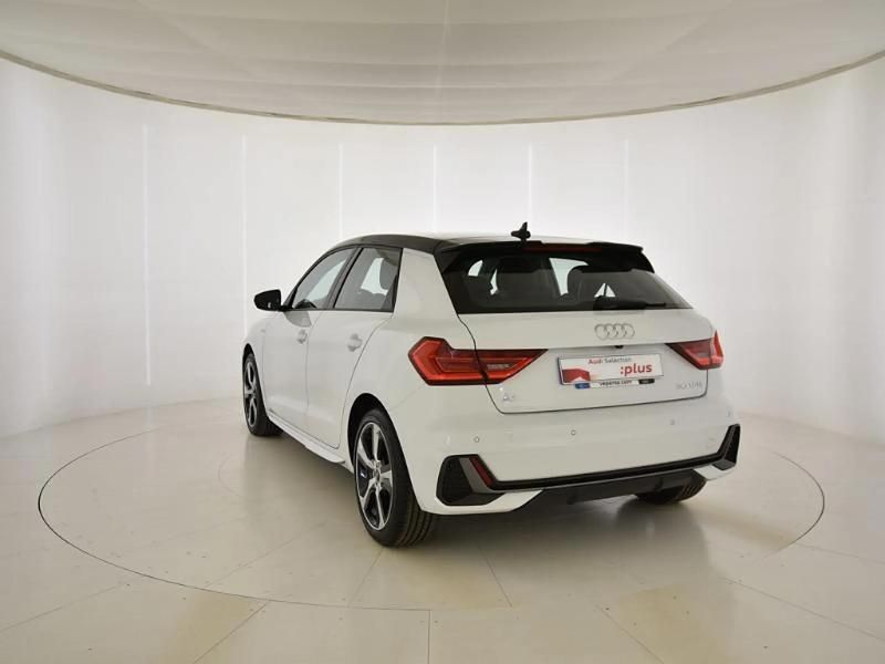 Usado Audi A1 Sportback 116 CV (85 kW) 2024 Gris/plata Utilitario