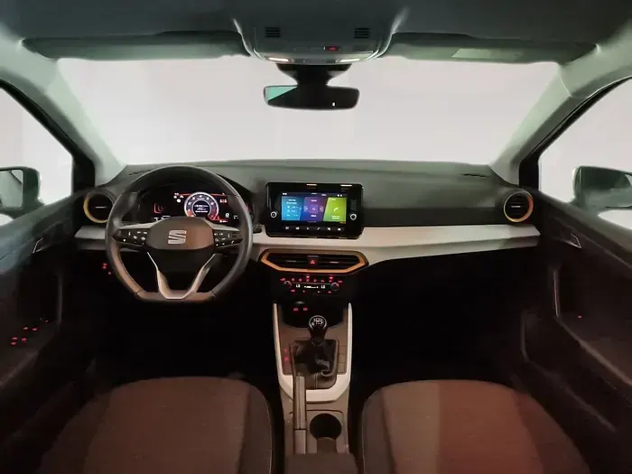 Usado Seat Arona Style 115 CV (84 kW) 2025 Gris SUV