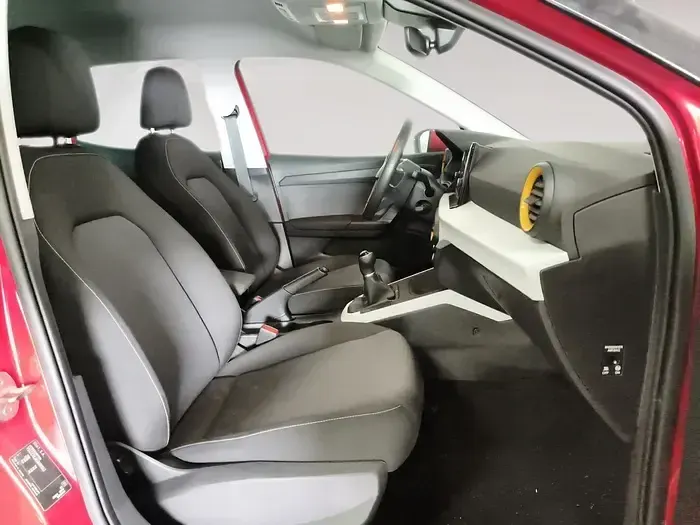 Usado Seat Arona Style 115 CV (84 kW) 2025 Rojo SUV