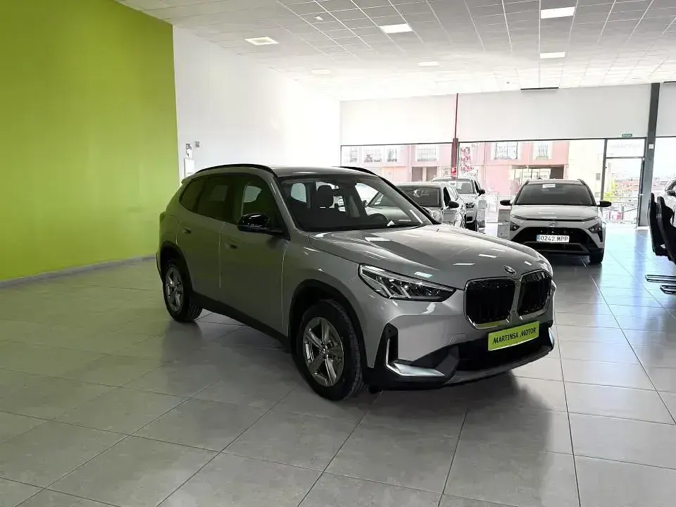 Usado BMW X1 170 CV (125 kW) 2025 Gris SUV