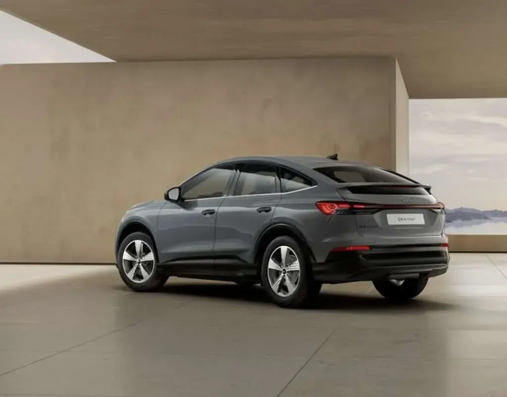 Nuevo Audi Q4 Sportback e-tron Business 150 kW (204 CV) 2026 Gris SUV