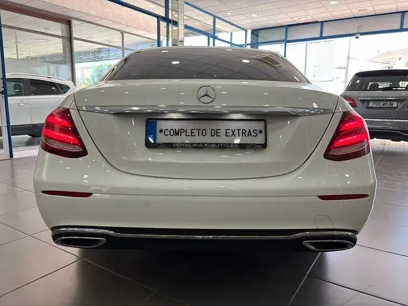 Usado Mercedes E220 194 CV (142 kW) 2020 Blanco Berlina