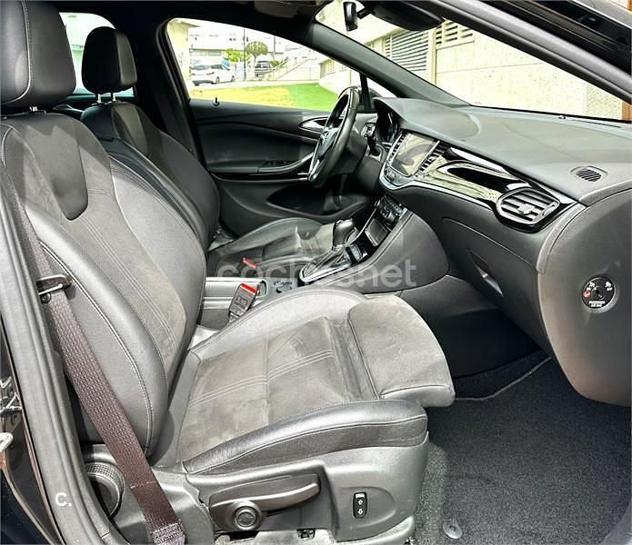 Usado Opel Astra Ultimate 122 HP (89 kW) 2021 Preto Carrinha