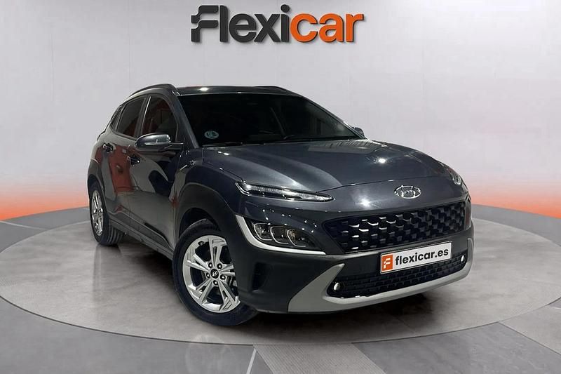 Usado Hyundai Kona 120 CV (88 kW) 2022 Gris SUV