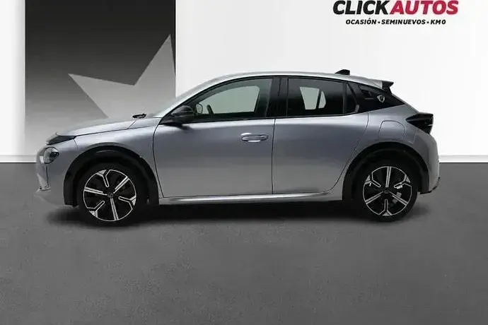 Usado Lancia Ypsilon 100 CV (73 kW) 2025 Negro Utilitario