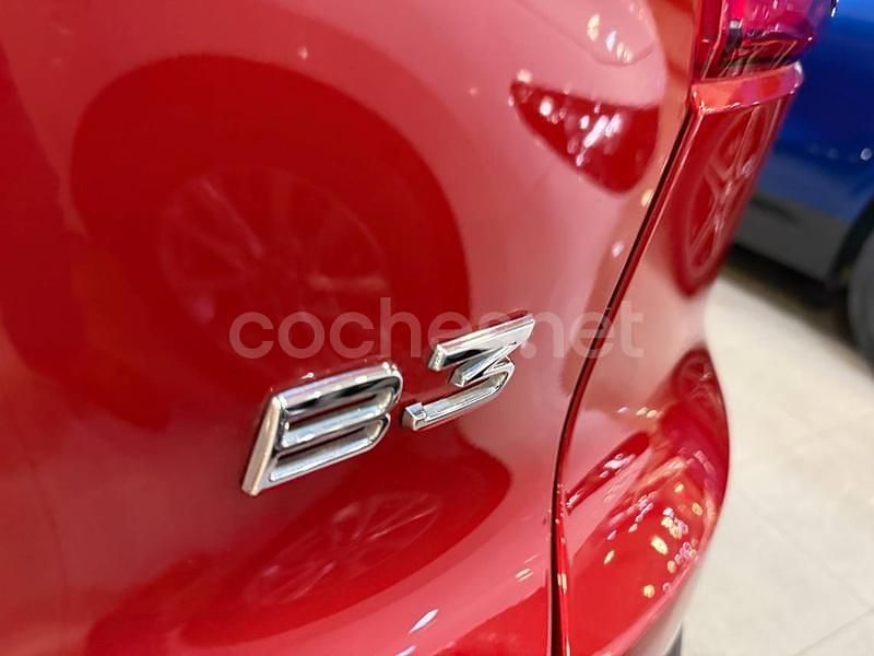 Usado Volvo XC40 Core 163 CV (119 kW) 2024 Rojo SUV