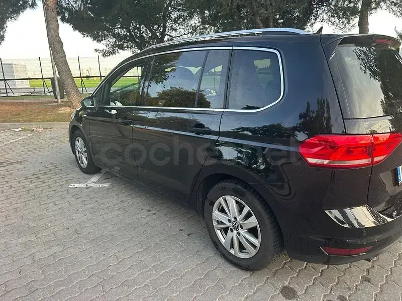 Usado VW Touran Sportline 150 CV (110 kW) 2023 Negro Monovolumen