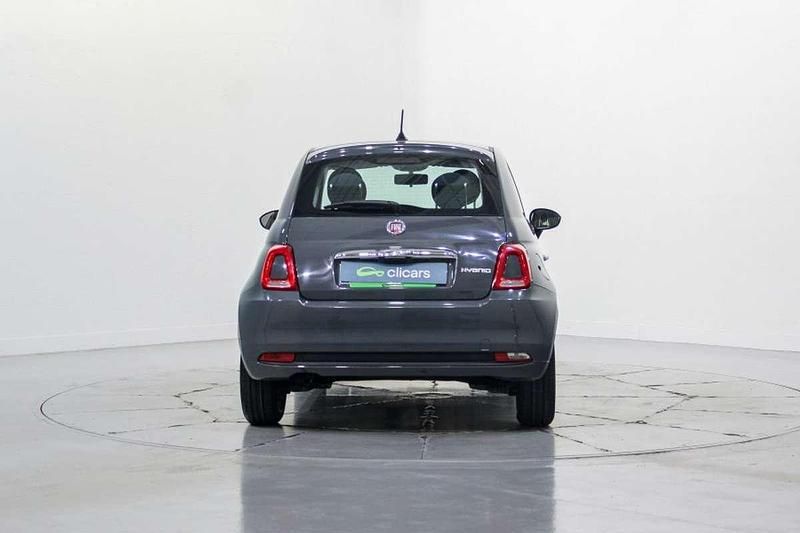 Usado Fiat 500 71 CV (52 kW) 2022 Gris Utilitario