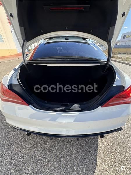 Usado Mercedes CLA220 AMG line 170 CV (125 kW) 2014 Blanco Berlina