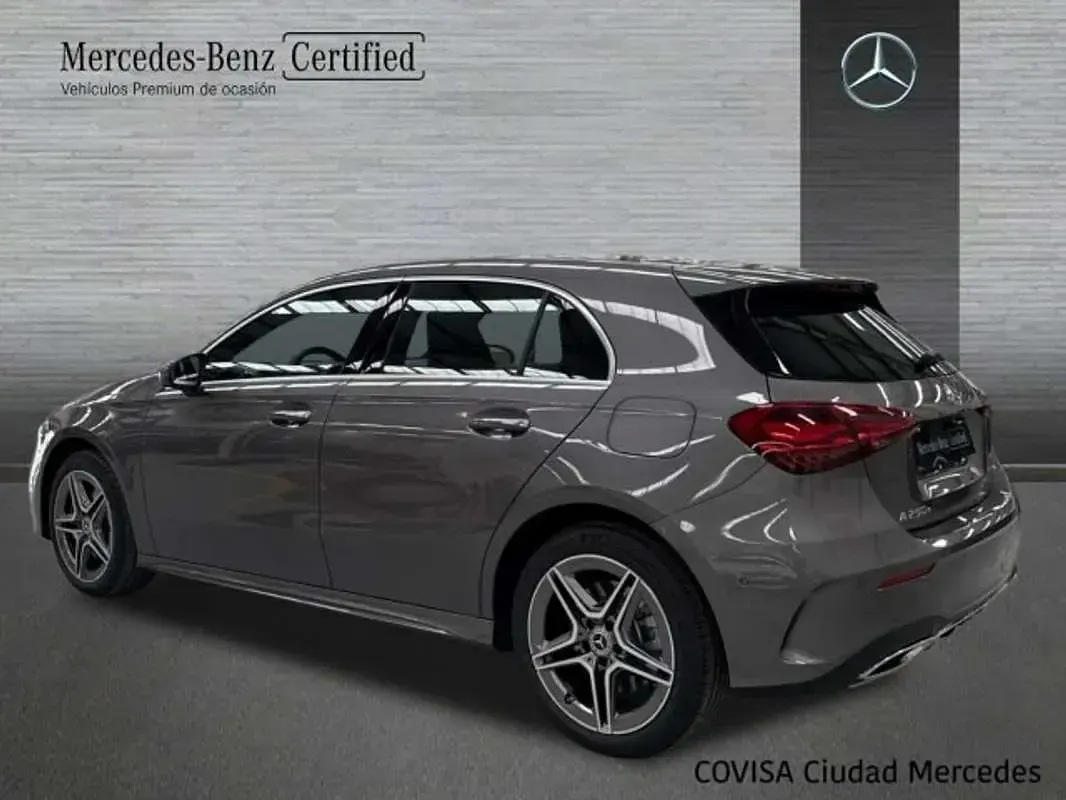 Usado Mercedes A250 AMG line 218 CV (160 kW) 2025 Gris Berlina
