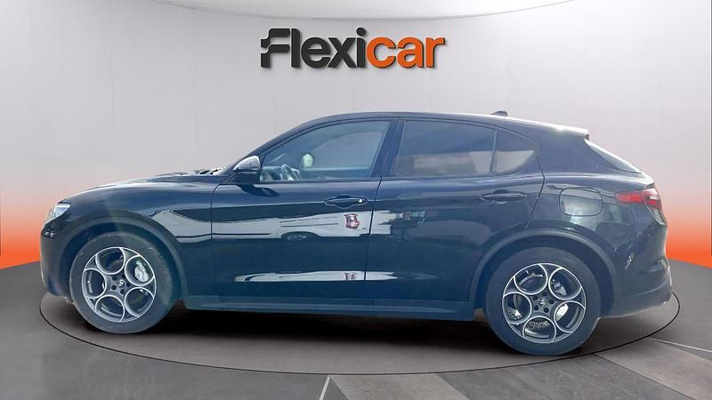 Usado Alfa Romeo Stelvio Sprint 160 CV (117 kW) 2022 Negro SUV