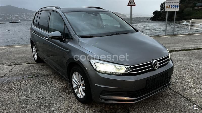 Gris / plata Usado 2017 VW Touran Sportline Monovolumen | 15.900 € (Buen precio) - Imagen 1/4