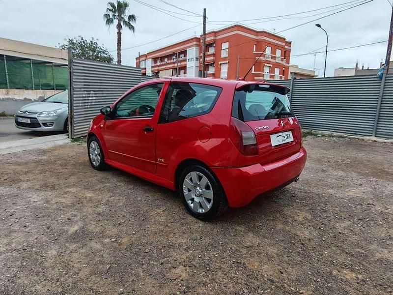 Usado Citroën C2 VTR Sport 68 CV (50 kW) 2006 Rojo Utilitario
