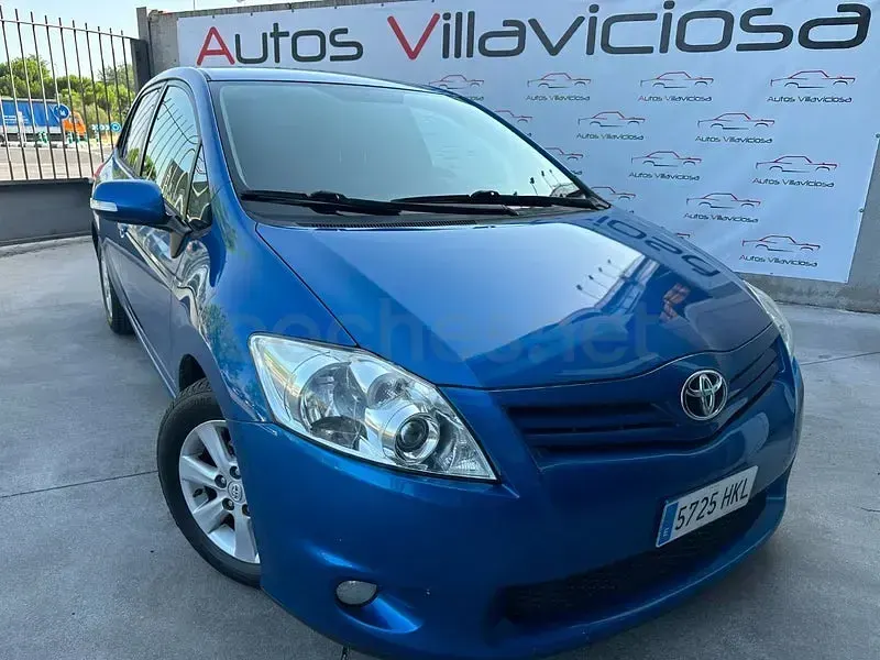 Usado Toyota Auris Active 90 CV (66 kW) 2012 Azul Berlina