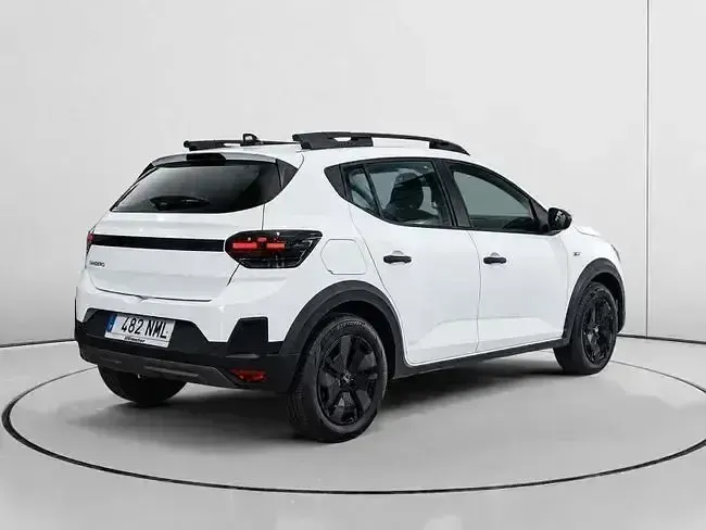 Nuevo Dacia Sandero Essentiel 122 CV (89 kW) 2026 Blanco Berlina