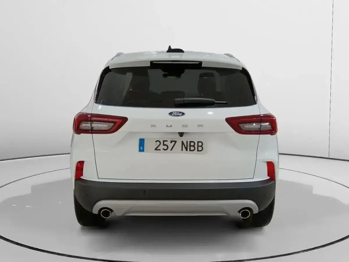 Usado Ford Kuga Titanium 150 CV (110 kW) 2025 Blanco SUV
