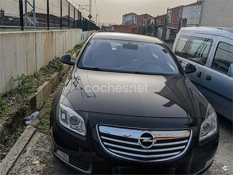 Usado Opel Insignia Sport 160 CV (117 kW) 2009 Negro Berlina
